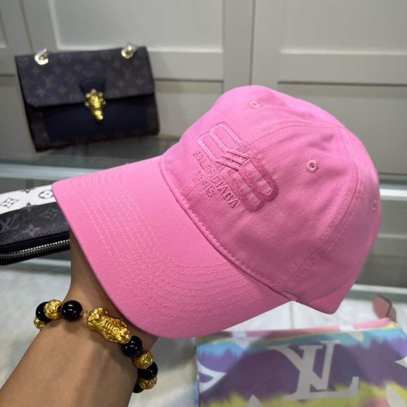 ?✨AUTHENTIC✨?Balenciaga hat